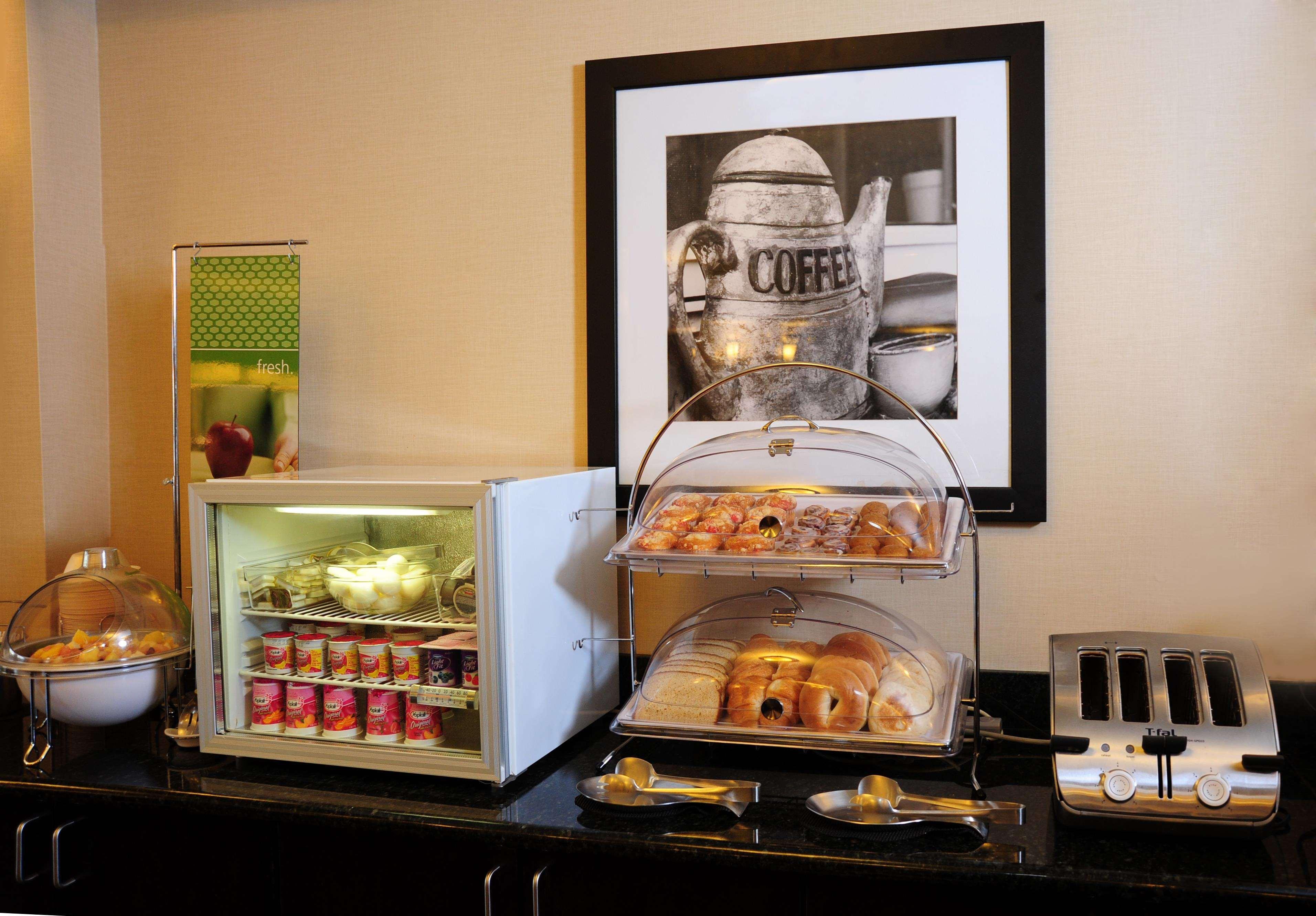 Hampton Inn & Suites Nashville-Airport Ristorante foto