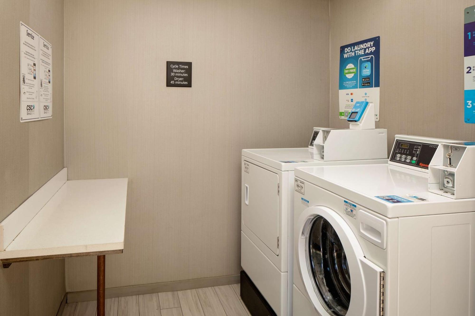 Hampton Inn & Suites Nashville-Airport Esterno foto