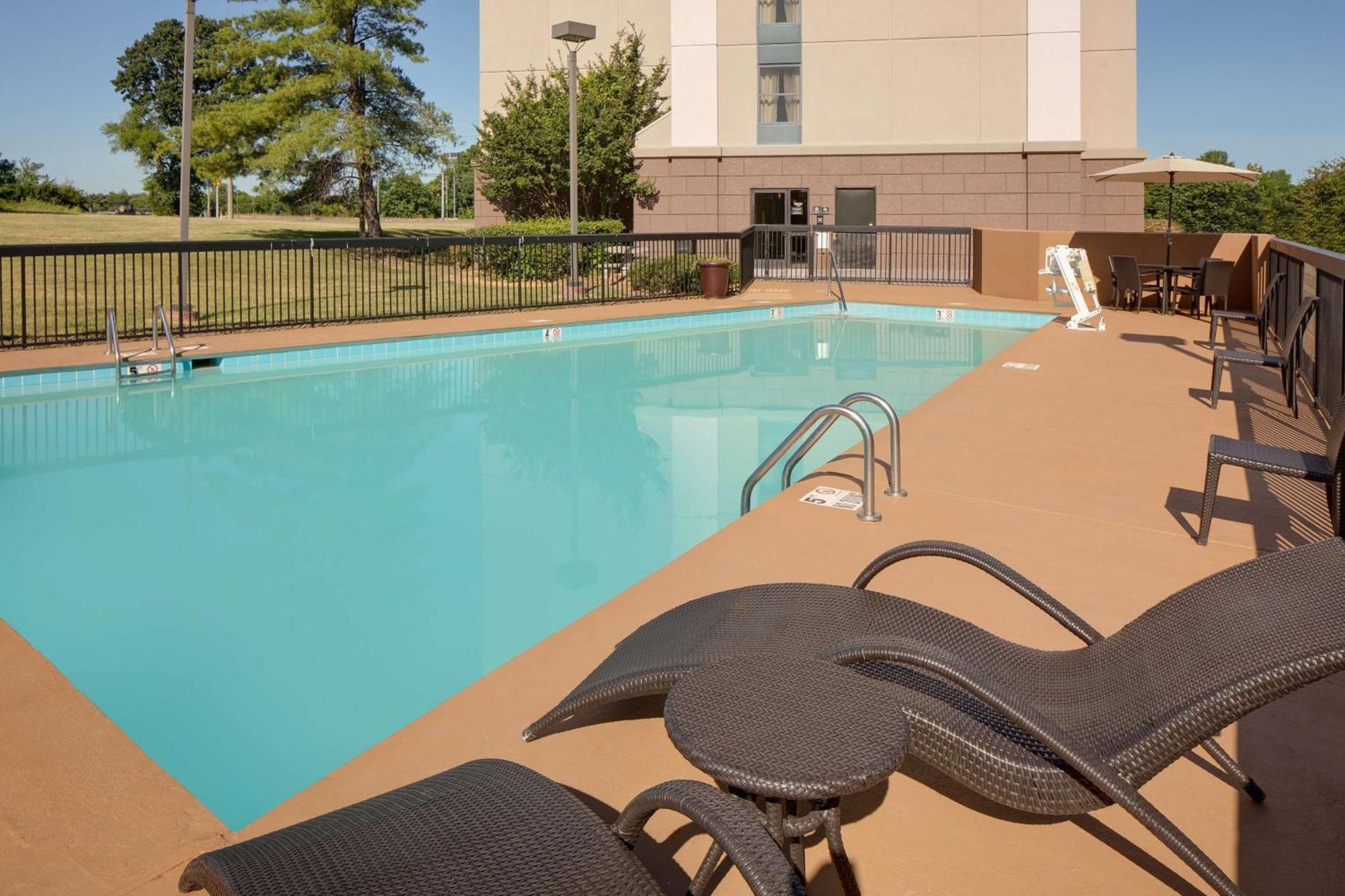 Hampton Inn & Suites Nashville-Airport Esterno foto